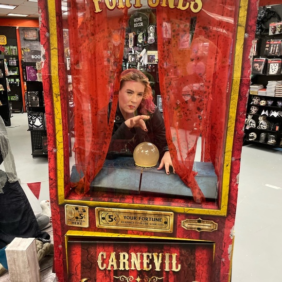 Meet your Posher, Ashley - Picture 2 of 3